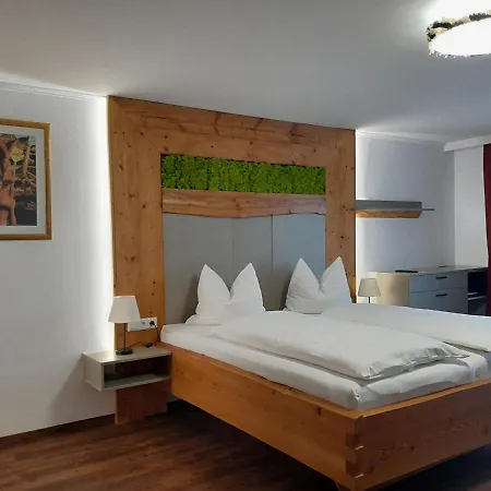 Hotel Gasthofladen Schneeweiss 3*